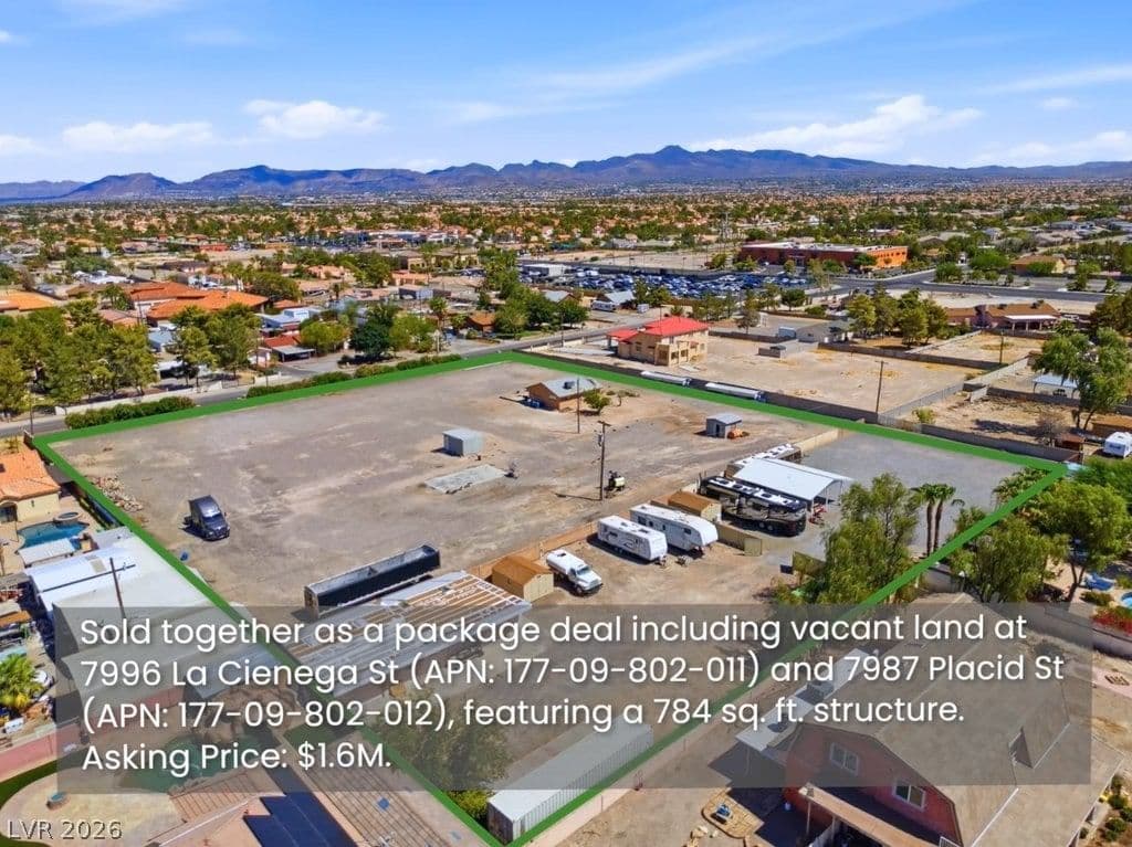 7996 La Cienega Street photo 3
