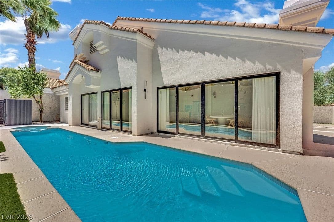 8121 Sunset Cove Drive