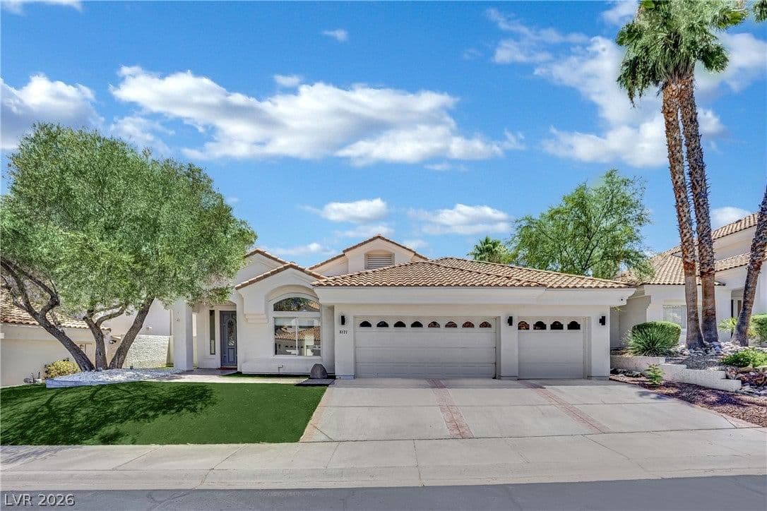 8121 Sunset Cove Drive photo 2
