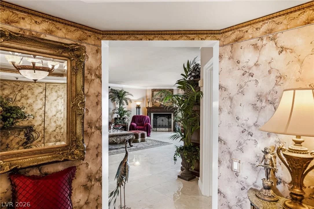 2747 Paradise Road photo 5