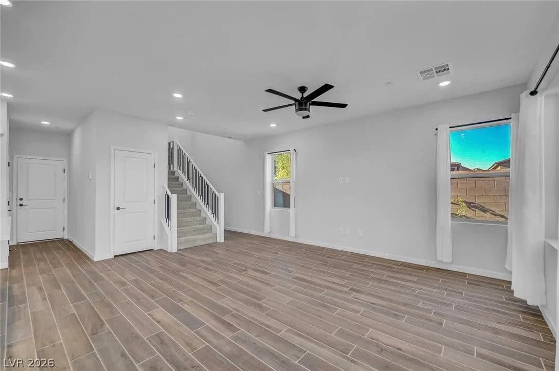 2408 Switchback Valley Street photo 4