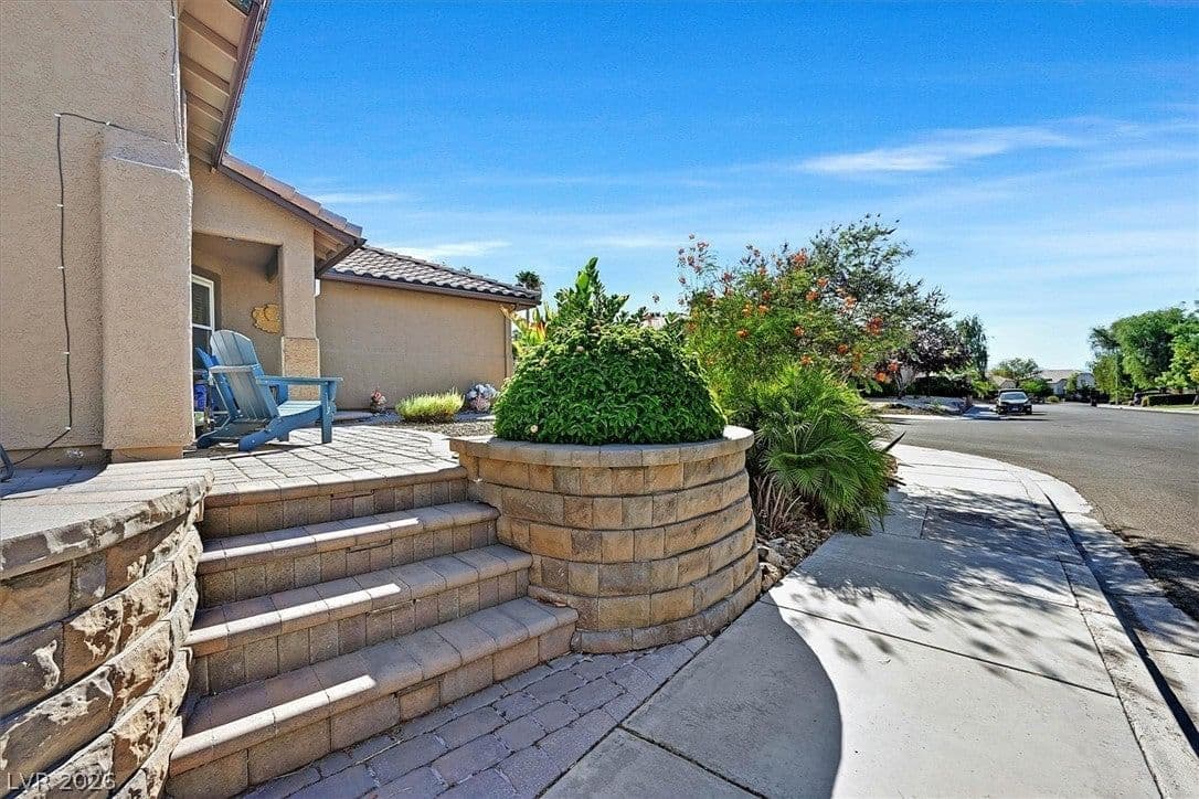 2549 Misty Olive Avenue photo 2