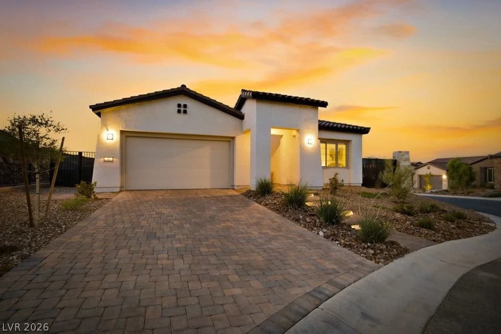 85 Crimson Stone Court photo 3