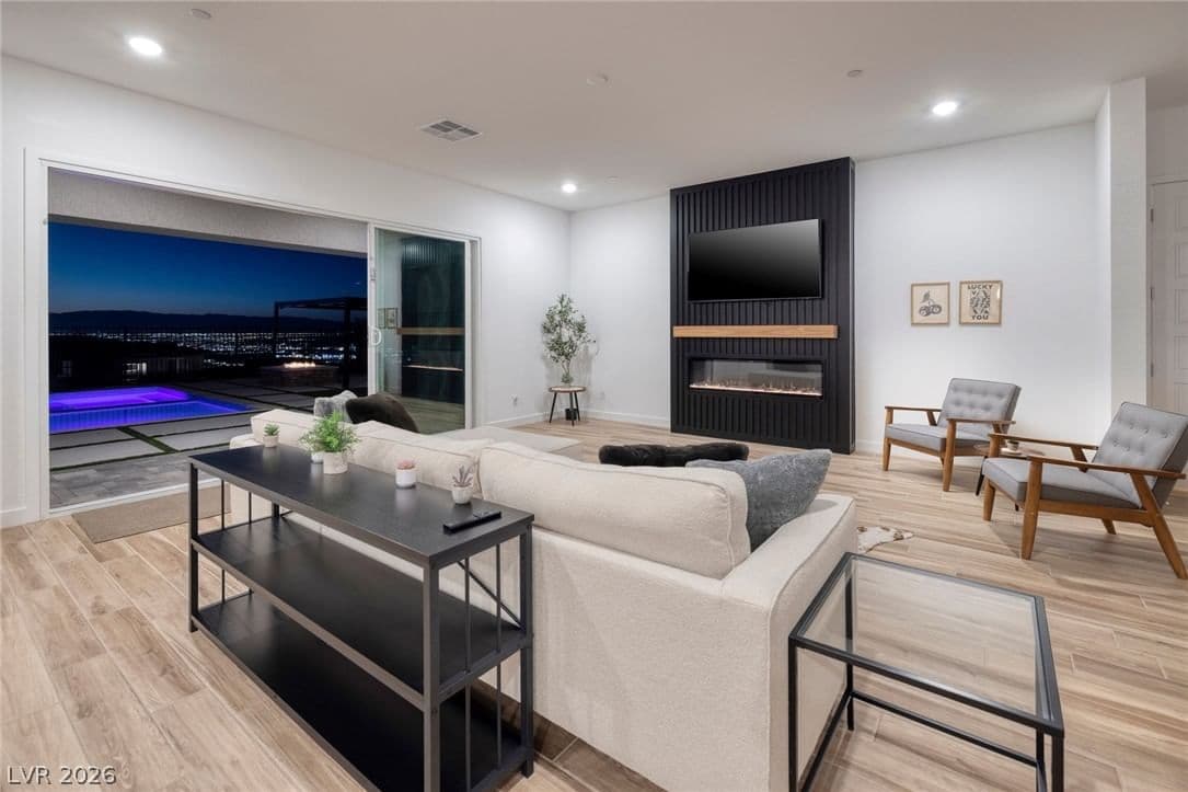 526 Riley Ridge Court photo 4