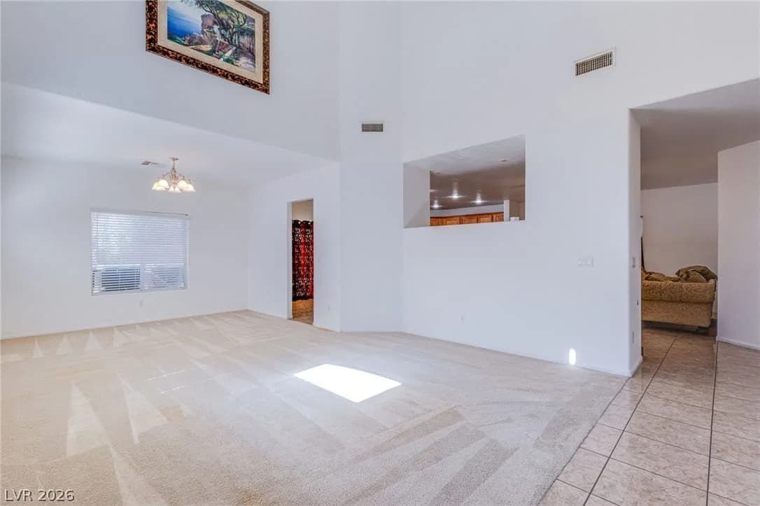 124 SHARP EDGE Avenue photo 4