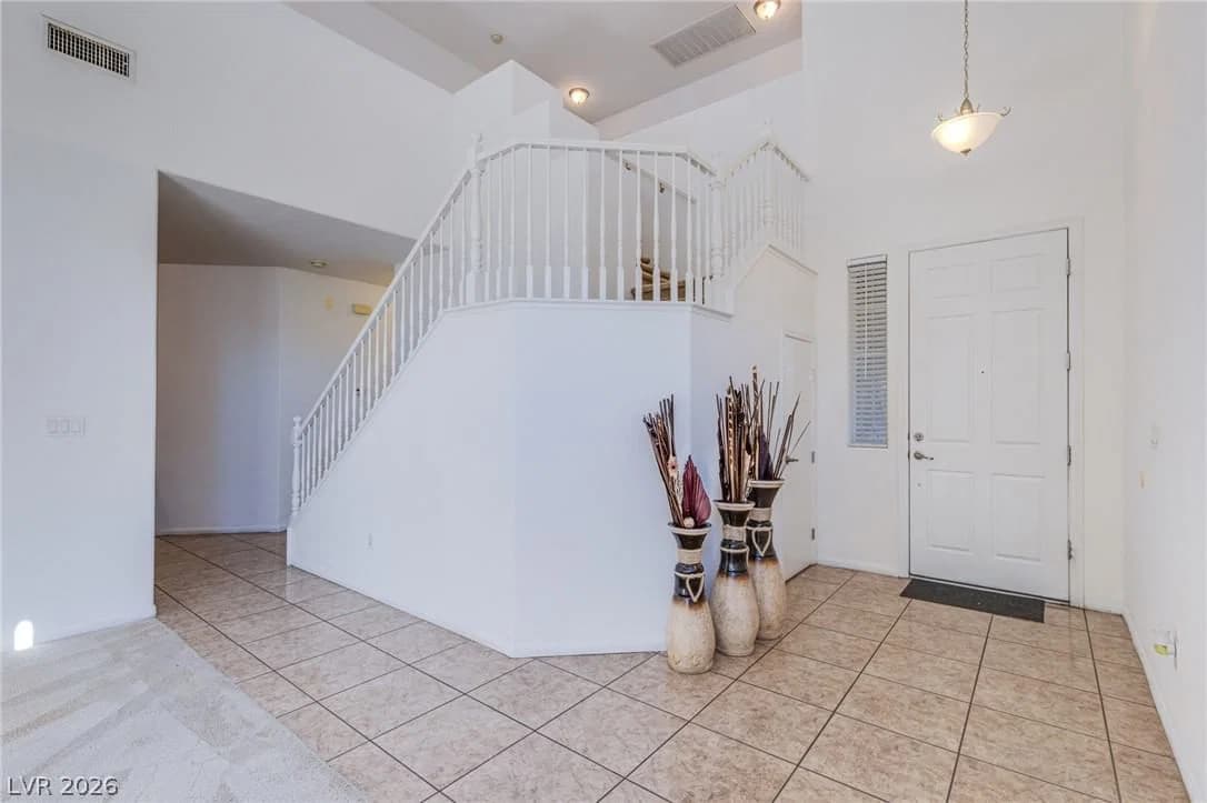 124 SHARP EDGE Avenue photo 3