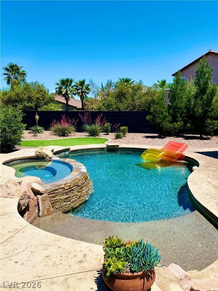 1081 Maple Bend Court photo 4