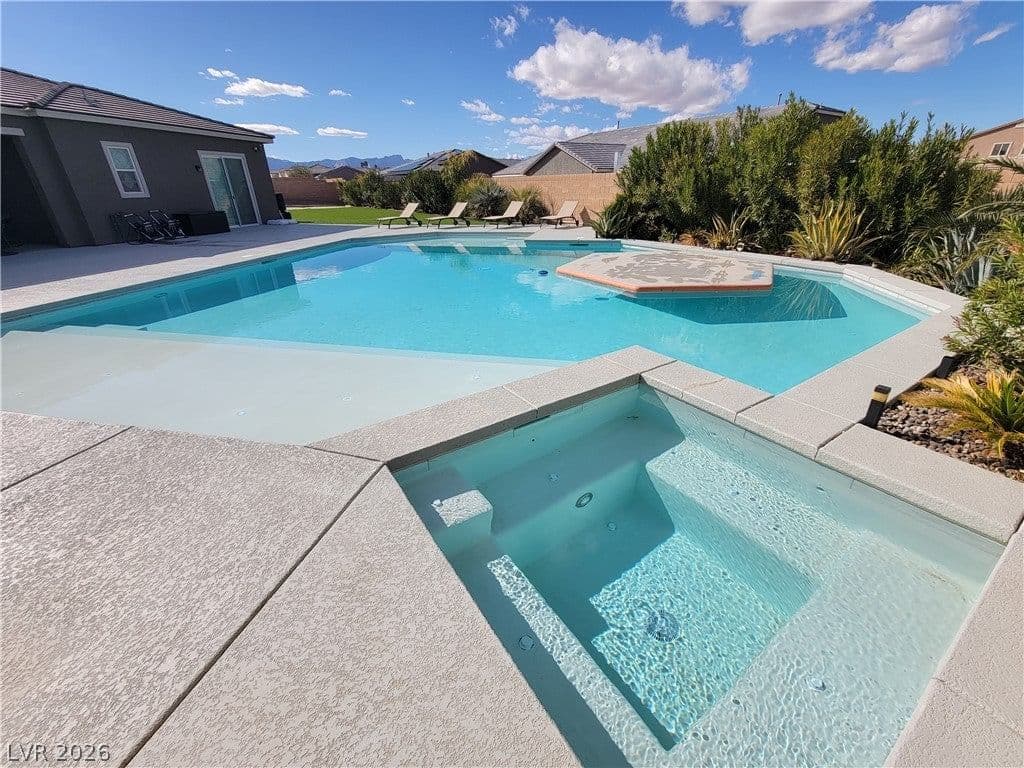 8740 Pioneer Way photo 3