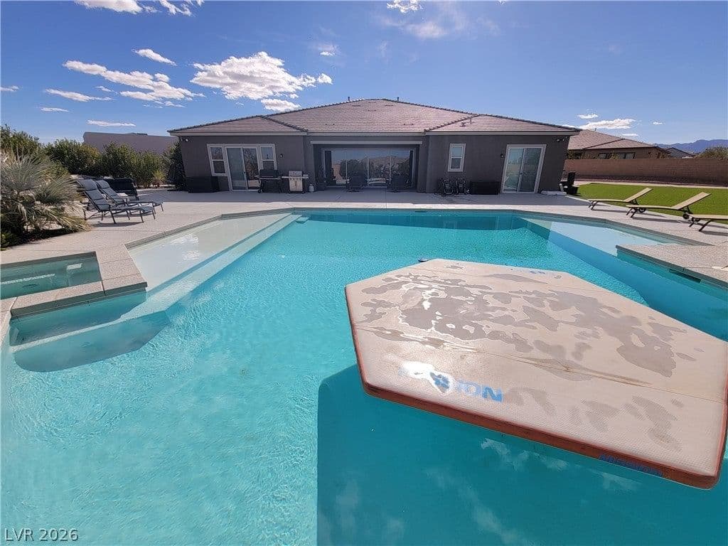 8740 Pioneer Way photo 2
