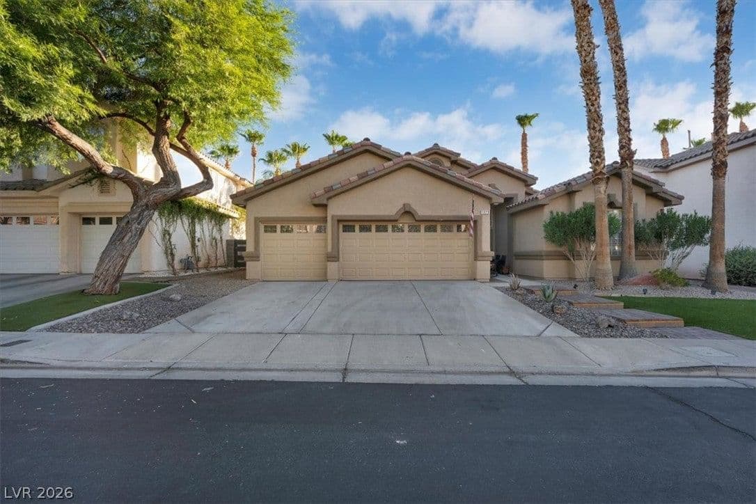 1323 Rolling Sunset Street photo 4