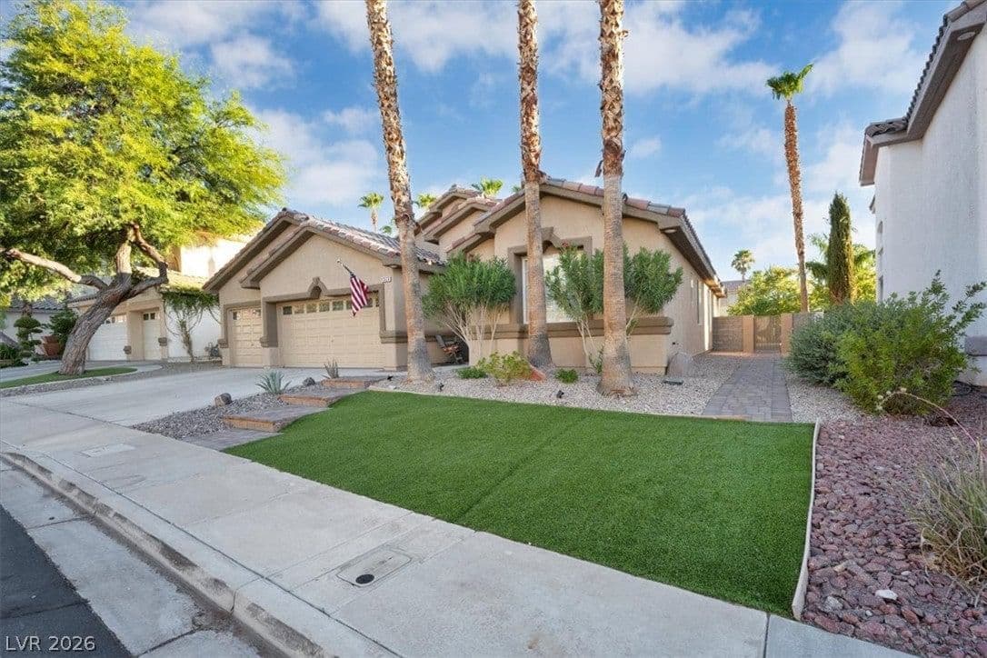 1323 Rolling Sunset Street photo 2