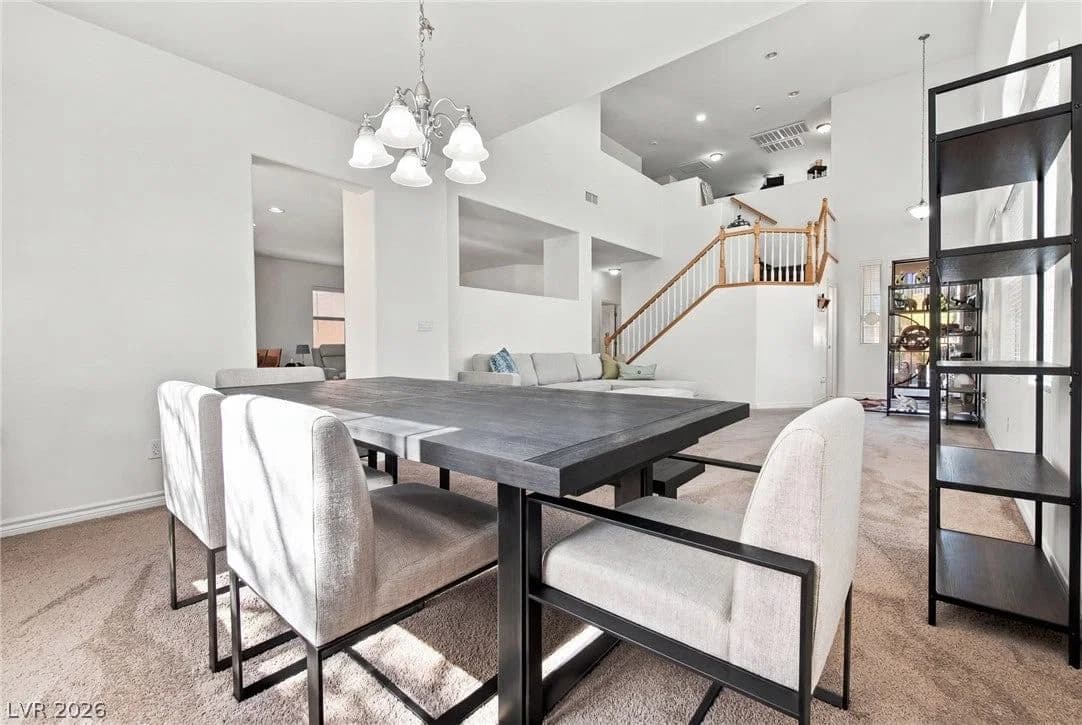 7425 Glorious Sun Drive photo 4