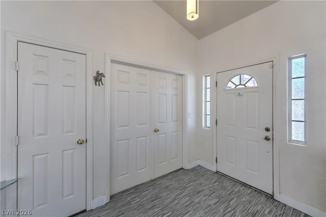 3855 Lorraine Lane photo 4