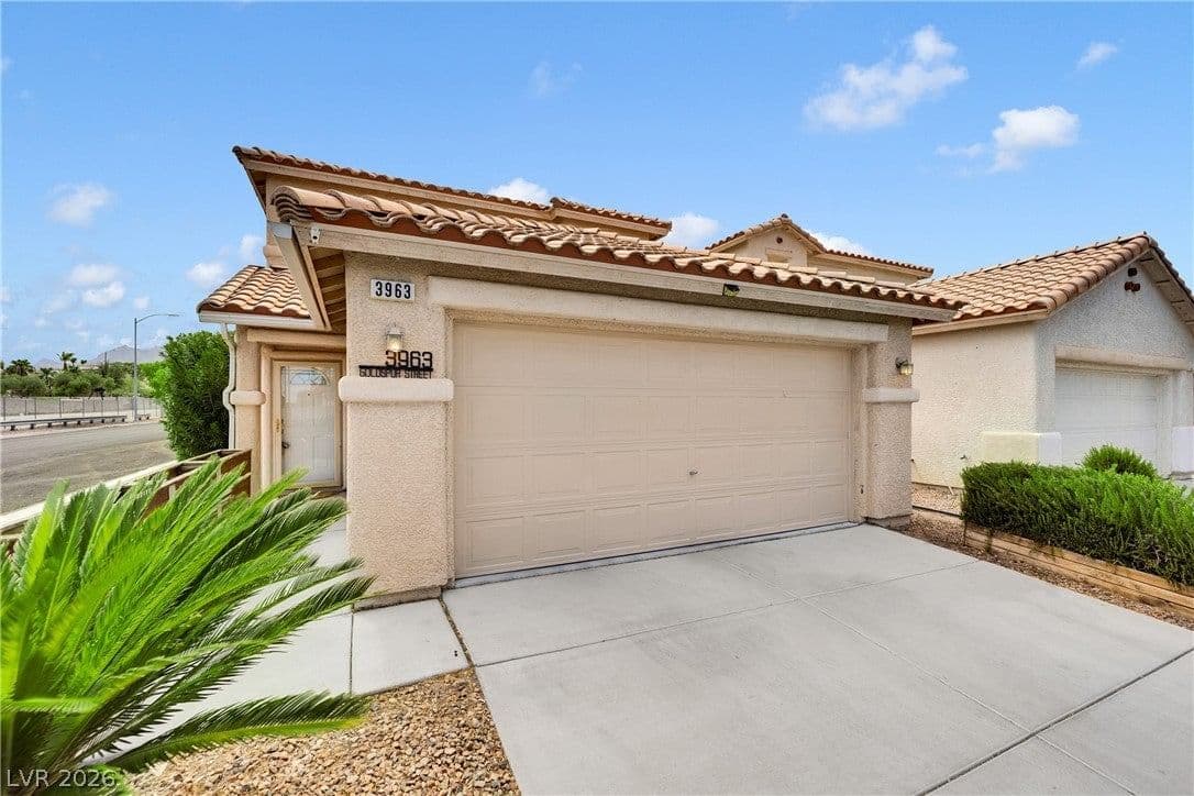 3963 Goldspur Street photo 2