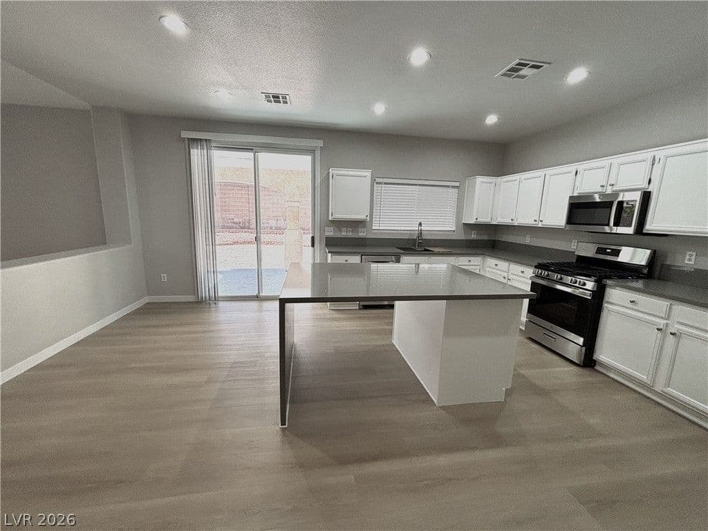 3661 Farfalla Court photo 5