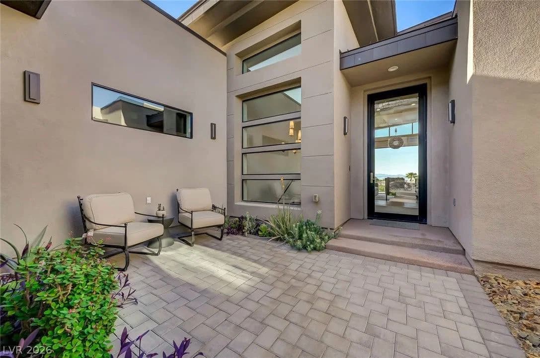 1692 Tangiers Drive photo 4