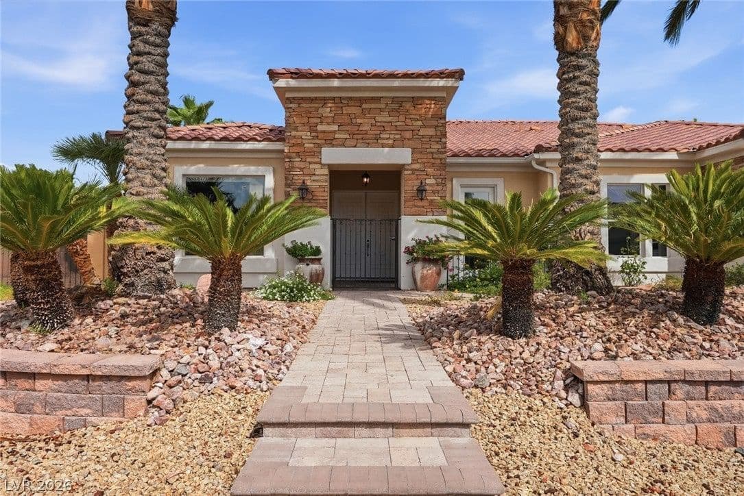 5612 Lusitano Street photo 2