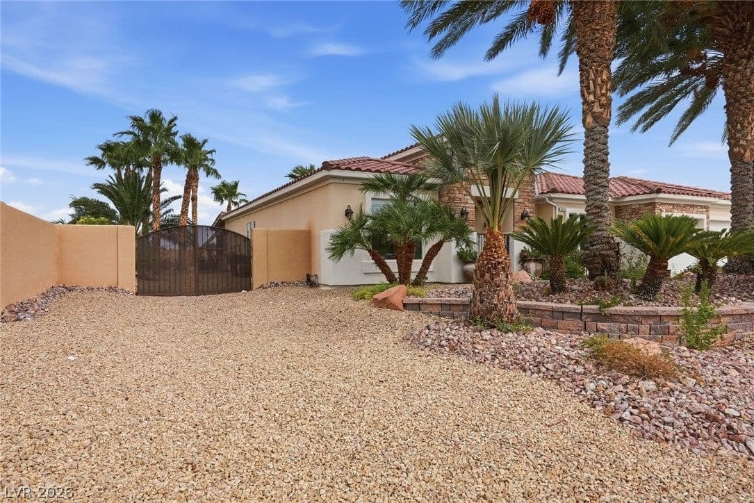 5612 Lusitano Street photo 3