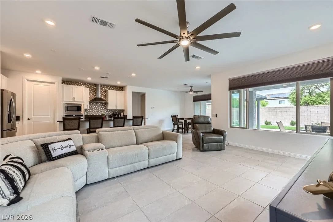 6519 Summershade Street photo 4