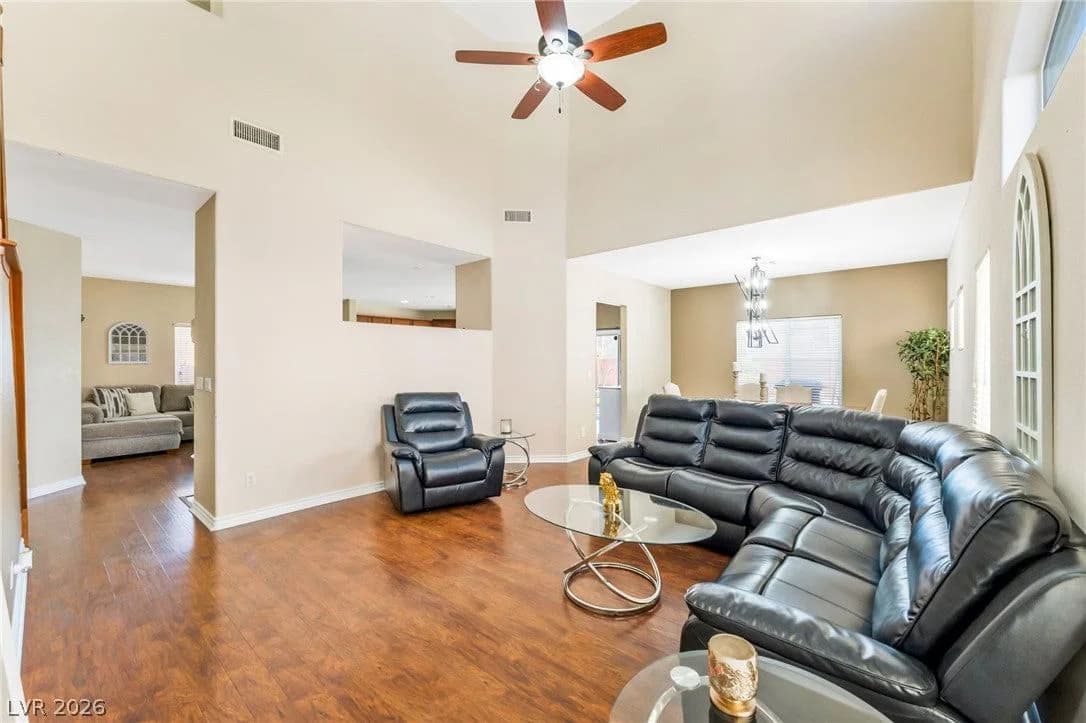 309 Sierra Breeze Avenue photo 2