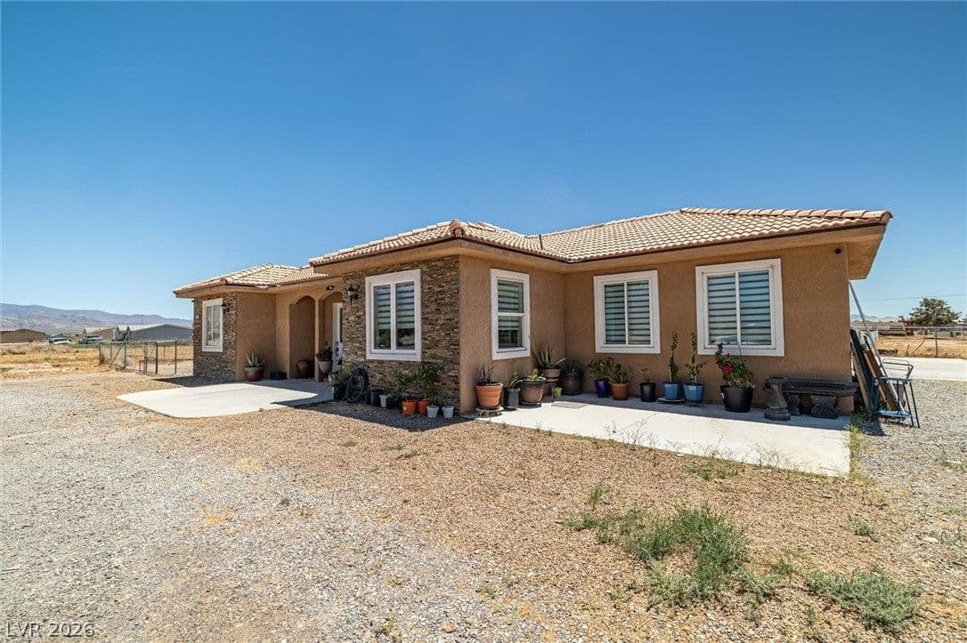 2671 Hacienda Street photo 4