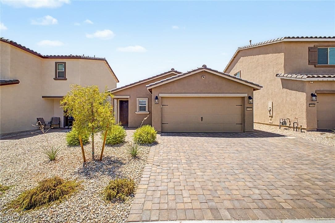 1709 Sandia Rock Avenue photo 2