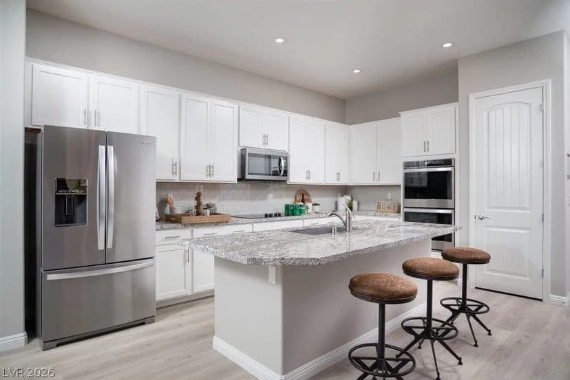 551 Hamilton Drive photo 3