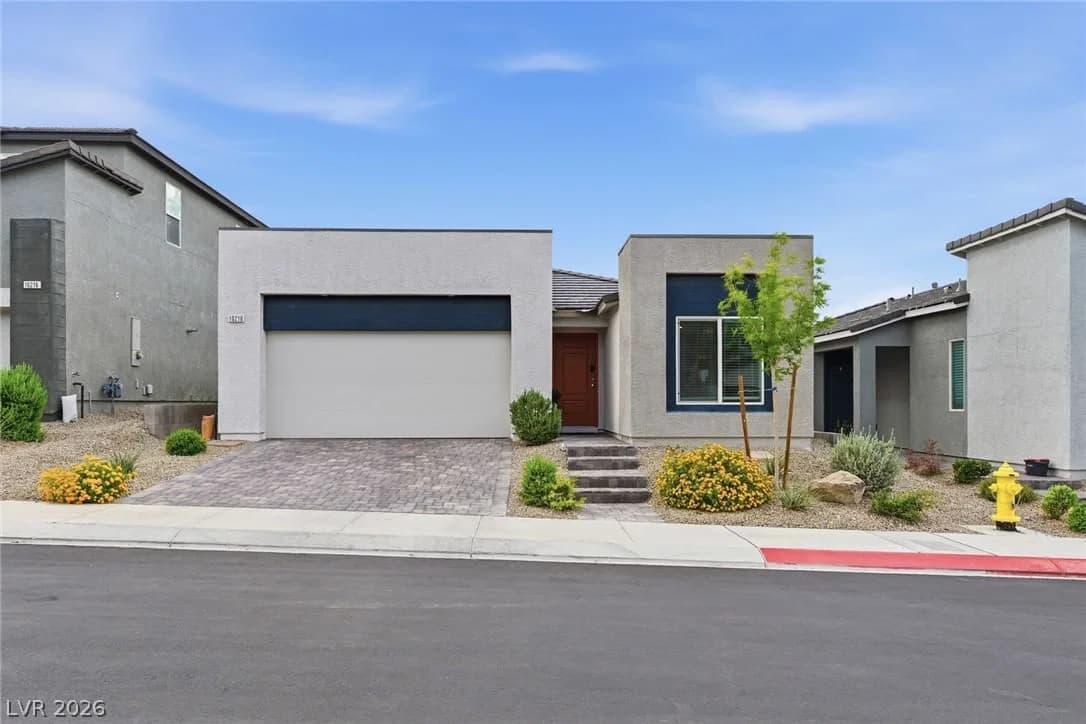10210 Chockstone Street photo 2