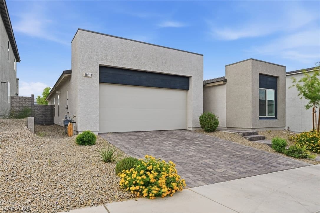 10210 Chockstone Street photo 4