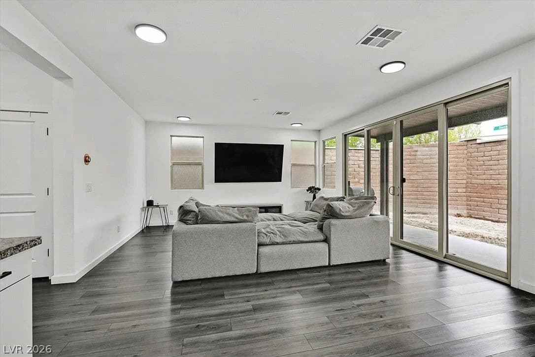 728 Emerson Creek Court photo 3