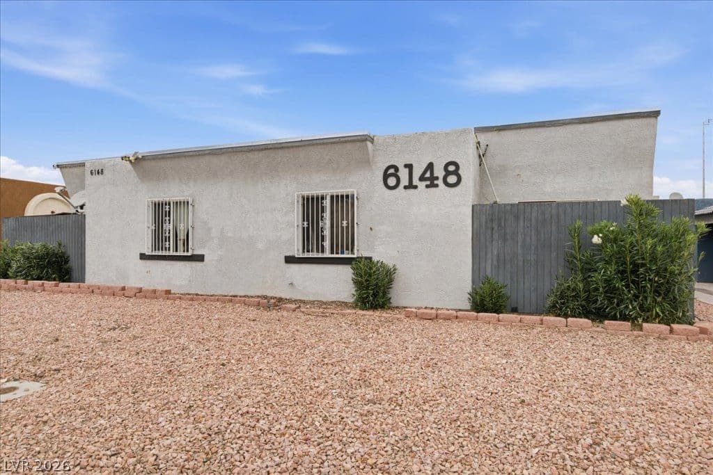 6148 Camino De Rosa Drive photo 5