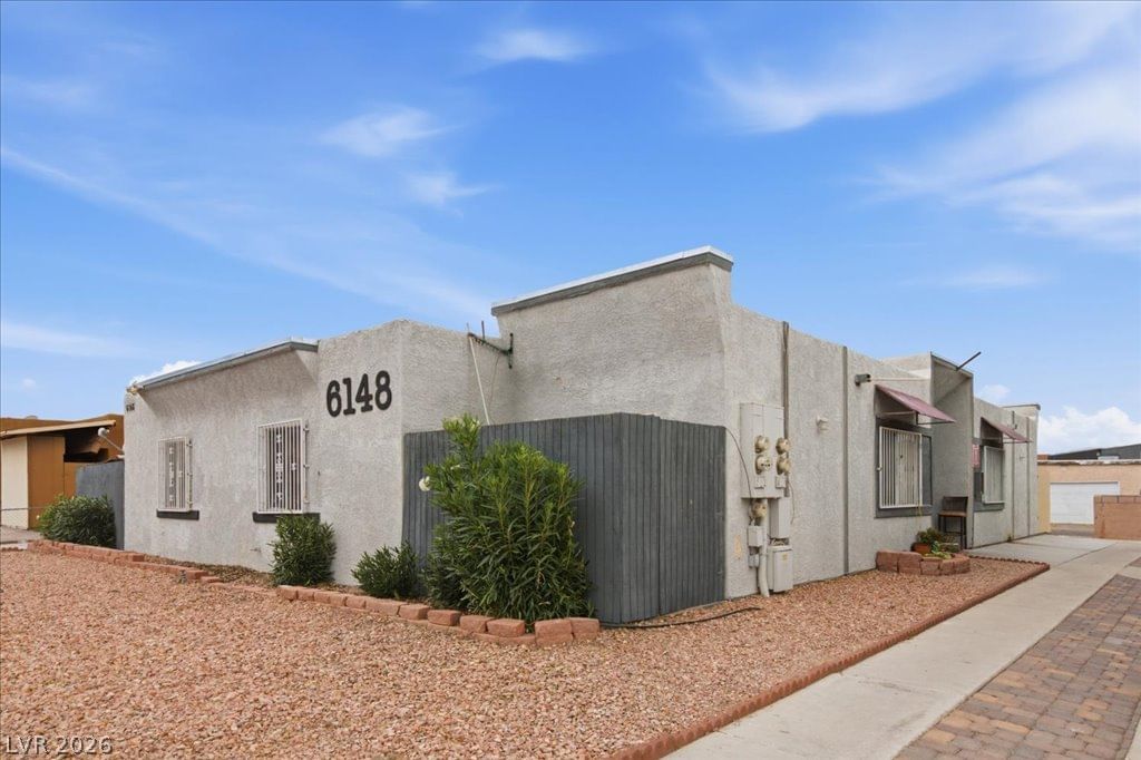 6148 Camino De Rosa Drive photo 4