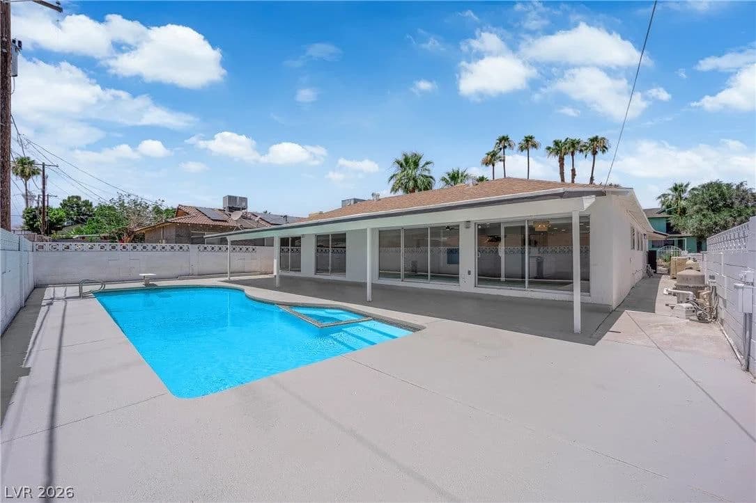 1524 Bonita Avenue photo 2