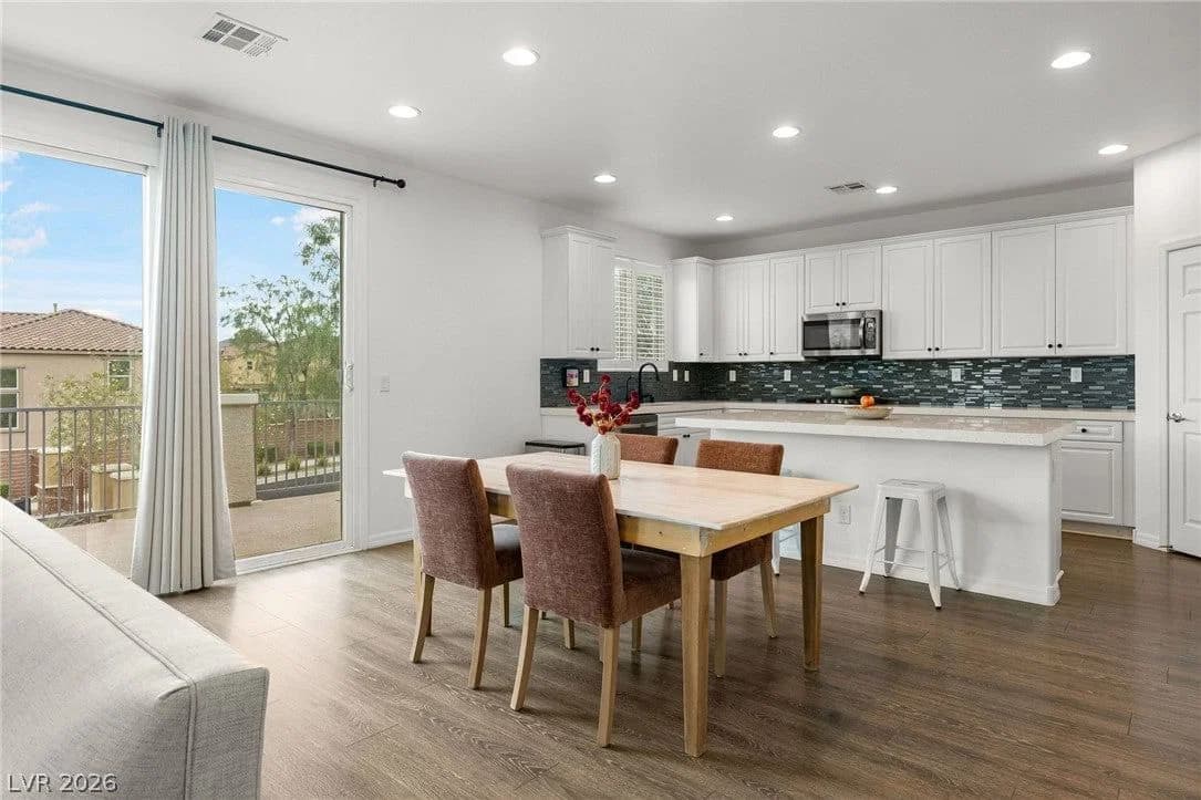 7775 Santos Bay Court photo 2