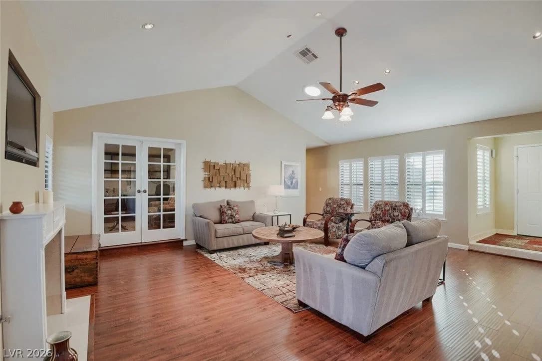 3102 La Mancha Way photo 5