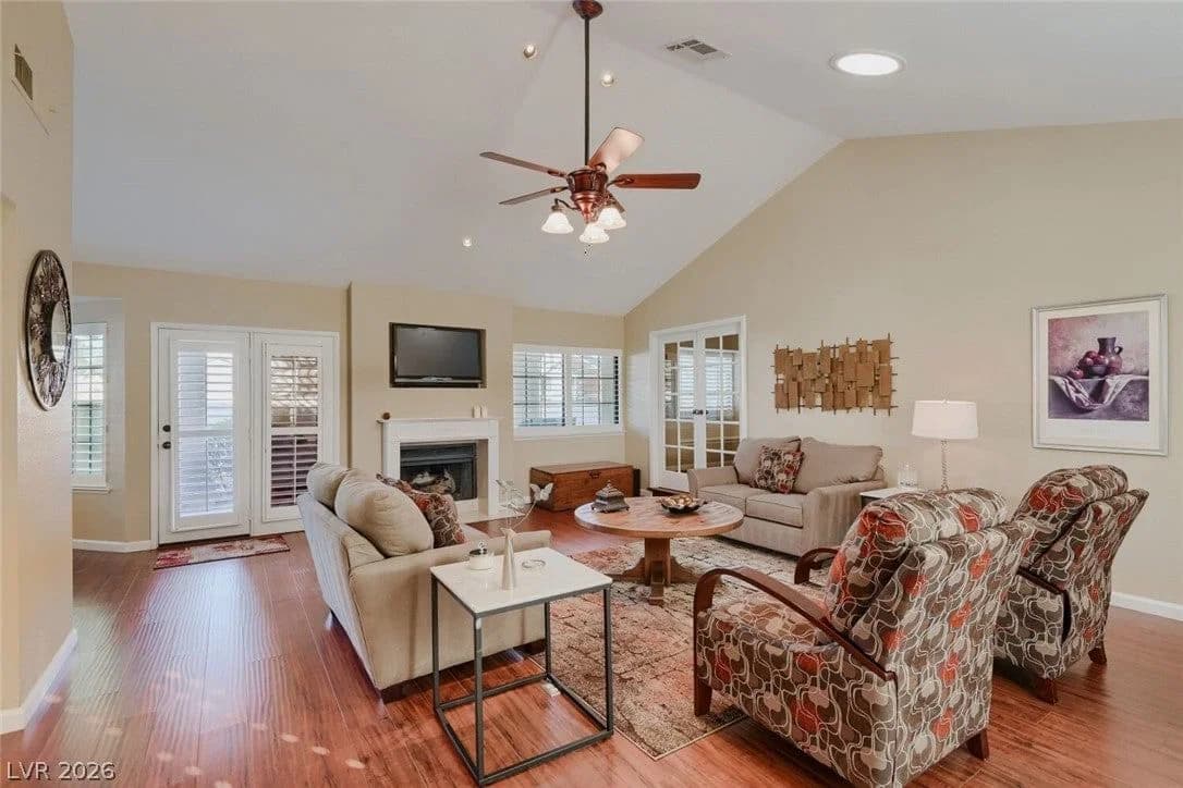 3102 La Mancha Way photo 4