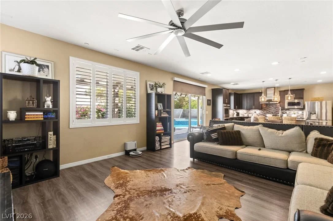 1310 Reef Point Avenue photo 2
