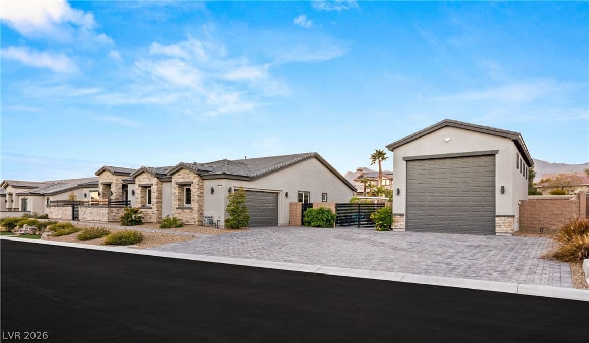 5865 Alice Landing Court photo 3