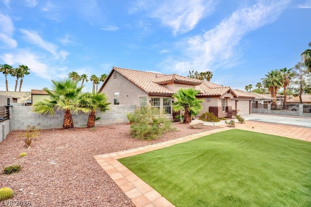 2660 Rosanna Street photo 4