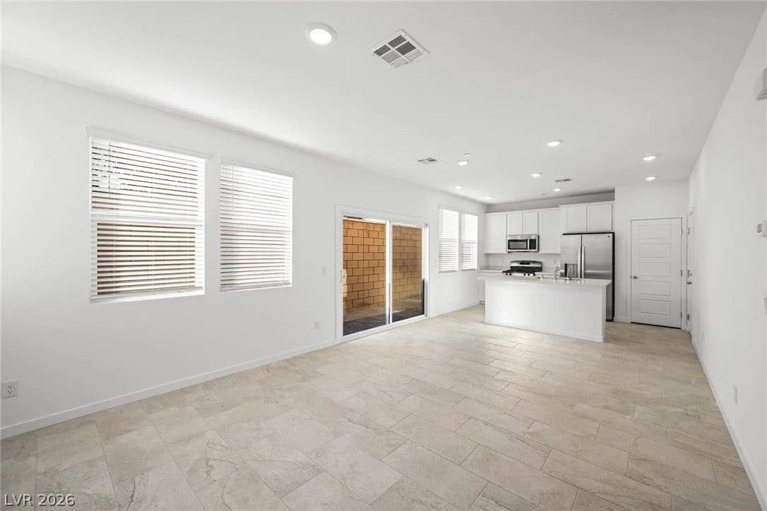 304 Crescent Glow Lane photo 4