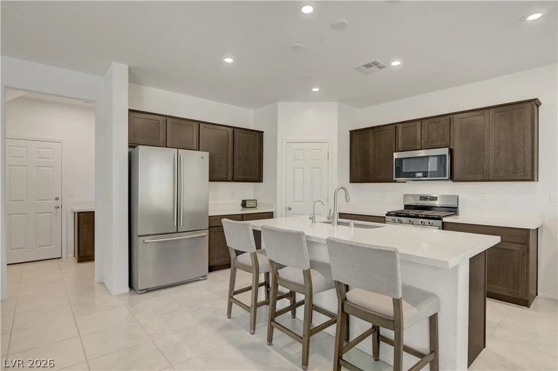 10938 Fennel Avenue photo 3