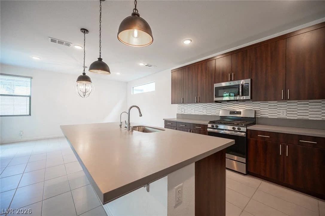 524 Grand Cascade Place photo 5
