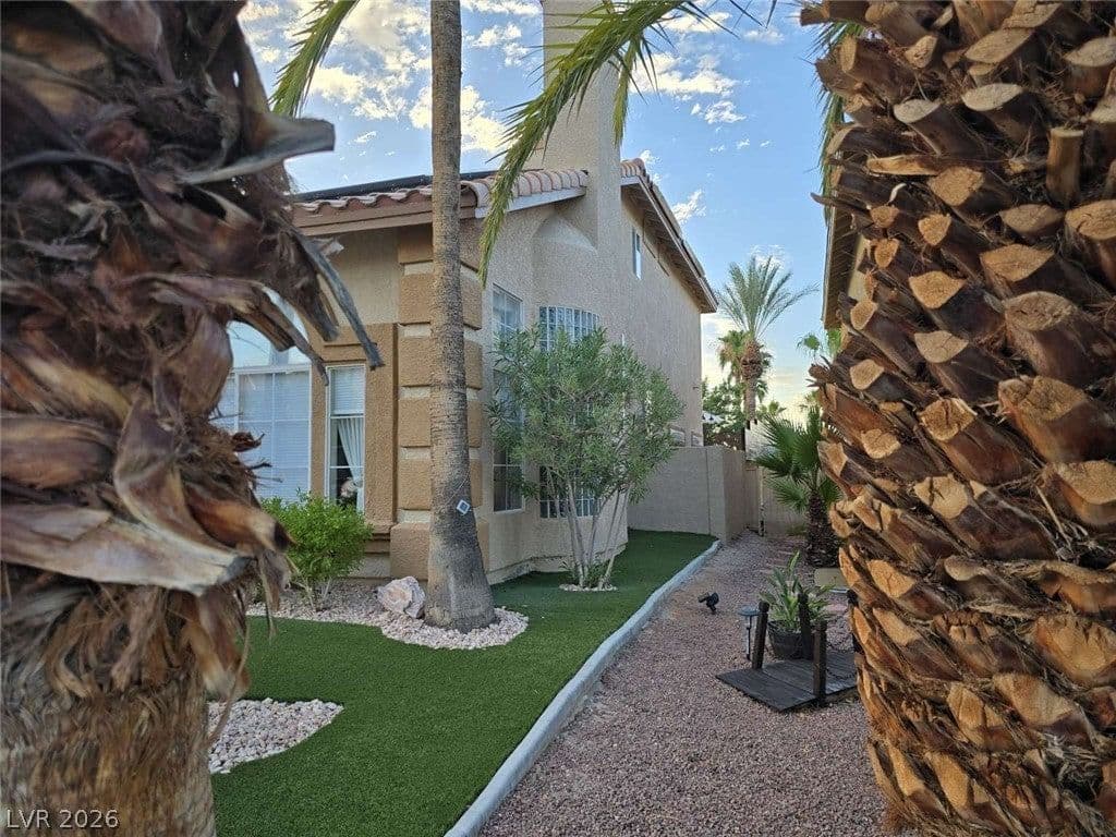 8728 Castle Hill Avenue photo 5