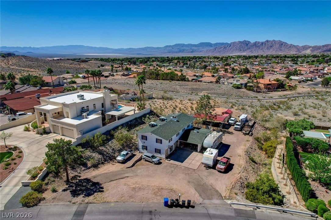 1424 Pueblo Drive photo 2