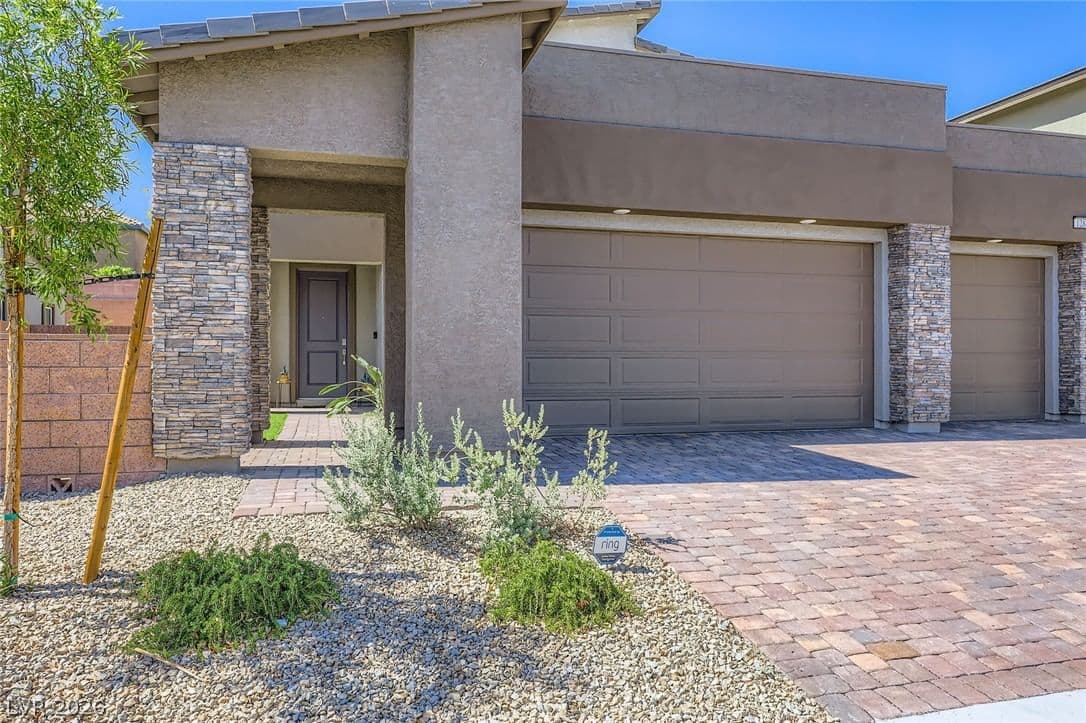 1289 Valencia Cliffs Avenue photo 5