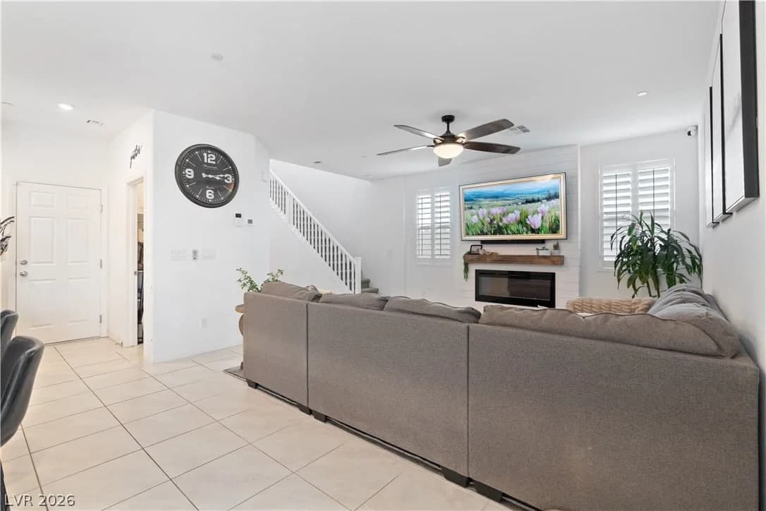 10925 Oregano Avenue photo 3