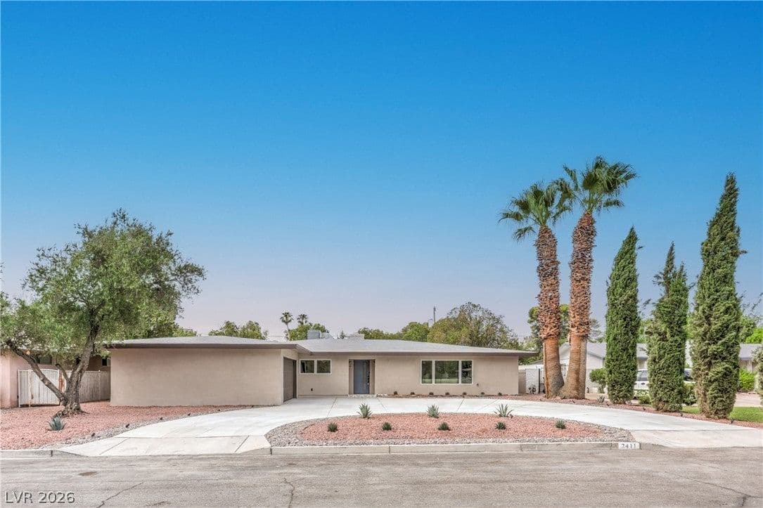 2411 Laurie Drive photo 3