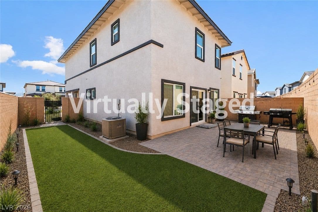 1087 Gentle Swan Street photo 2