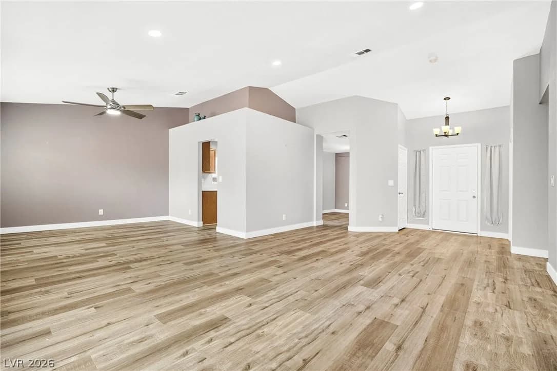 2803 Camelback Lane photo 3