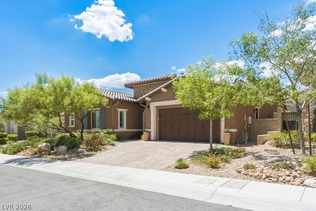 257 Evante Street photo 2